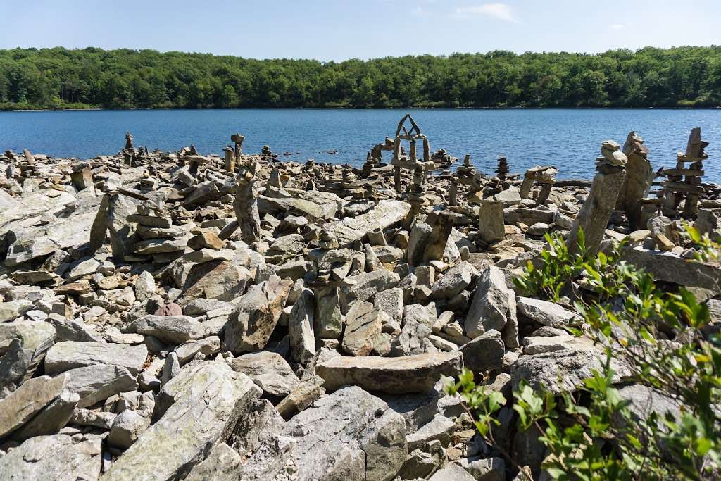 Beach of Little Rock Men | Hardwick Township, NJ 07825, USA