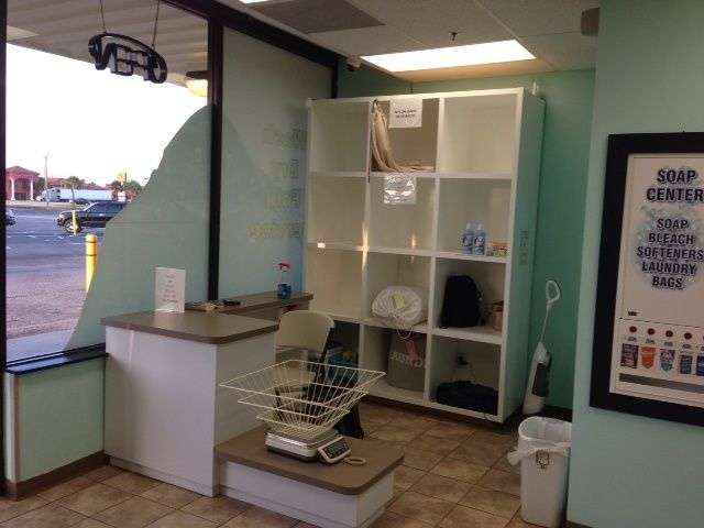 Laundromart Of East Orlando | 11624 E Colonial Dr, Orlando, FL 32817 | Phone: (407) 900-8846