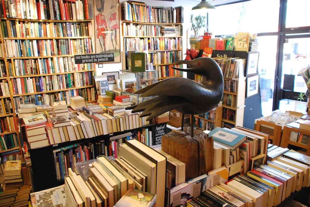 Black Gull Books | 121 High Rd, East Finchley, London N2 8AG, UK | Phone: 020 8444 4717