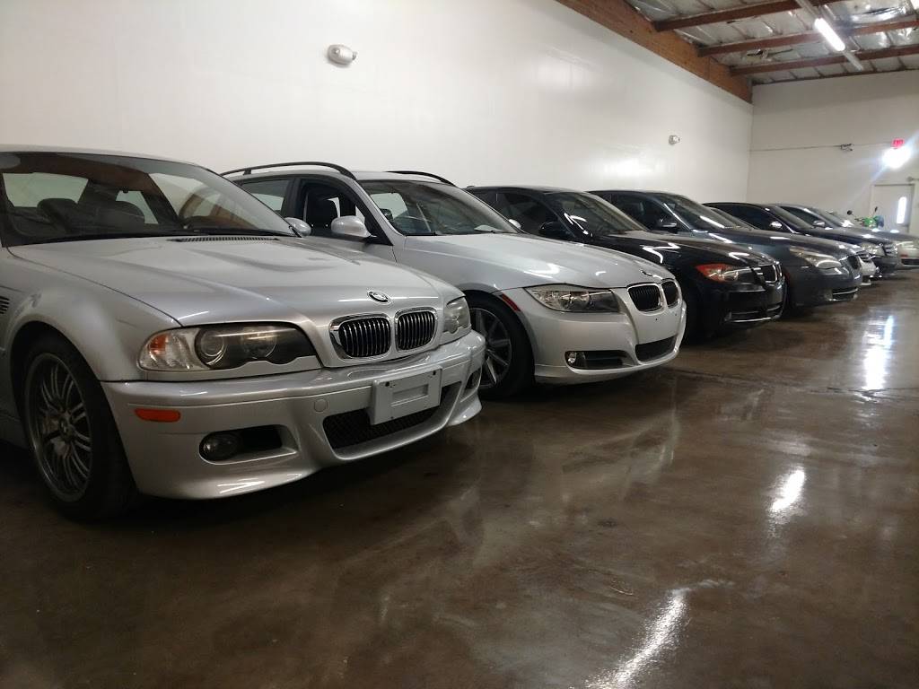 Insight Motors Indoor Showroom | 2127 S Priest Dr Ste 406, Tempe, AZ 85282, USA | Phone: (480) 243-8550