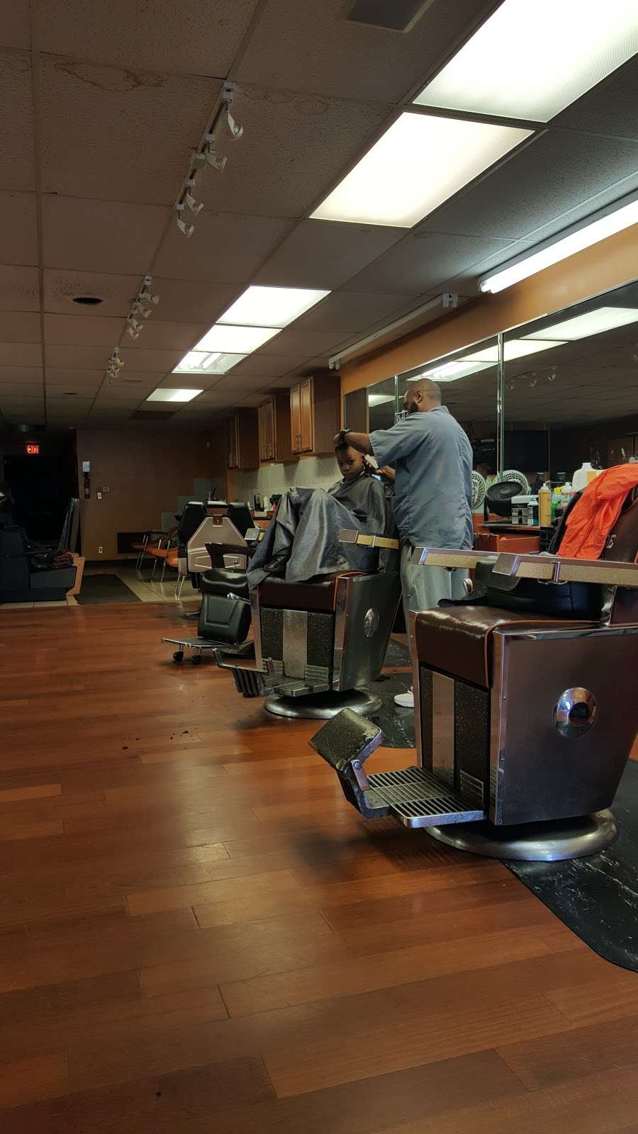 Allstars Barber Shop ,Llc | 4869 Broadway, Gary, IN 46409, USA | Phone: (219) 981-8777