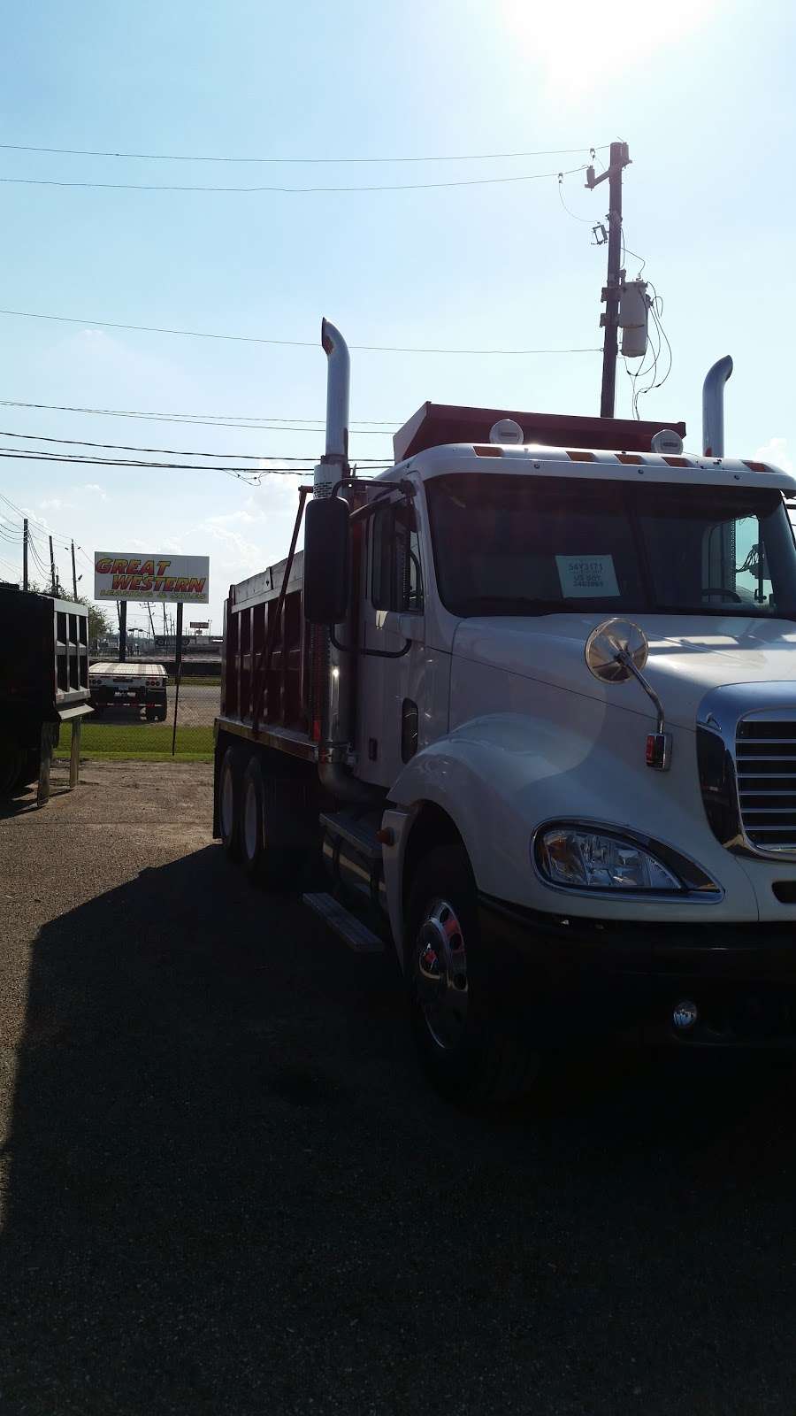 Universal Truck Sales | 601 Pearl St, Houston, TX 77029, USA | Phone: (866) 413-7713