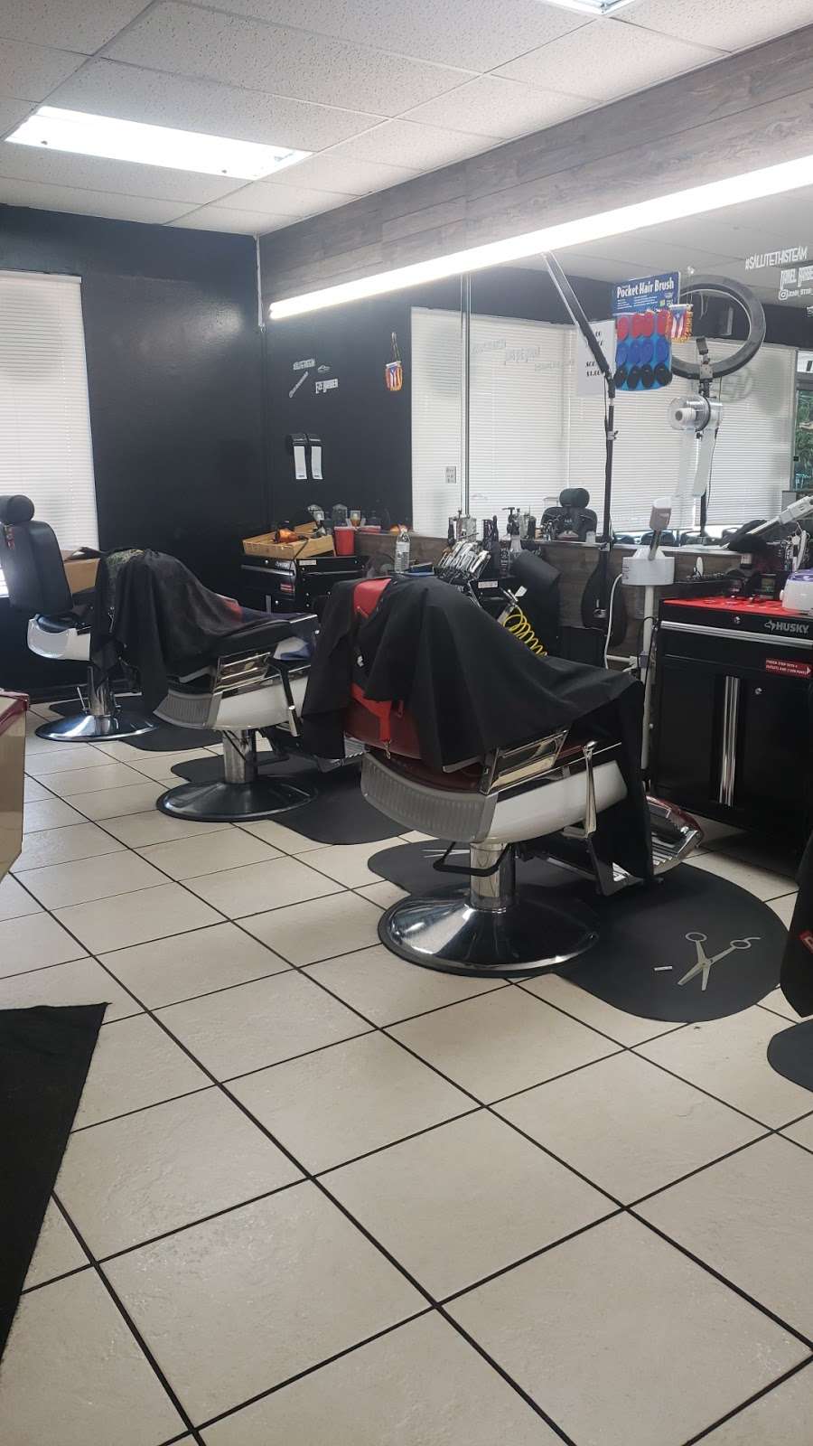 Carlitos Barbershop | 2438 US-92 E, Lakeland, FL 33801, USA | Phone: (863) 333-0551