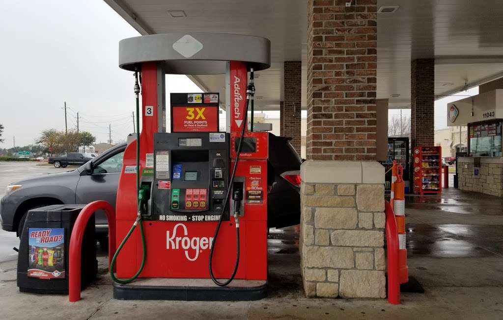Kroger Fuel Center | 11043 Shadow Creek Pkwy, Pearland, TX 77584, USA | Phone: (281) 669-1260