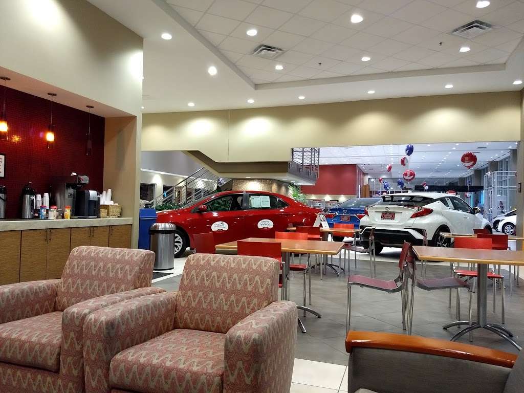 Arlington Toyota | 2095 N Rand Rd, Palatine, IL 60074, USA | Phone: (847) 485-1200