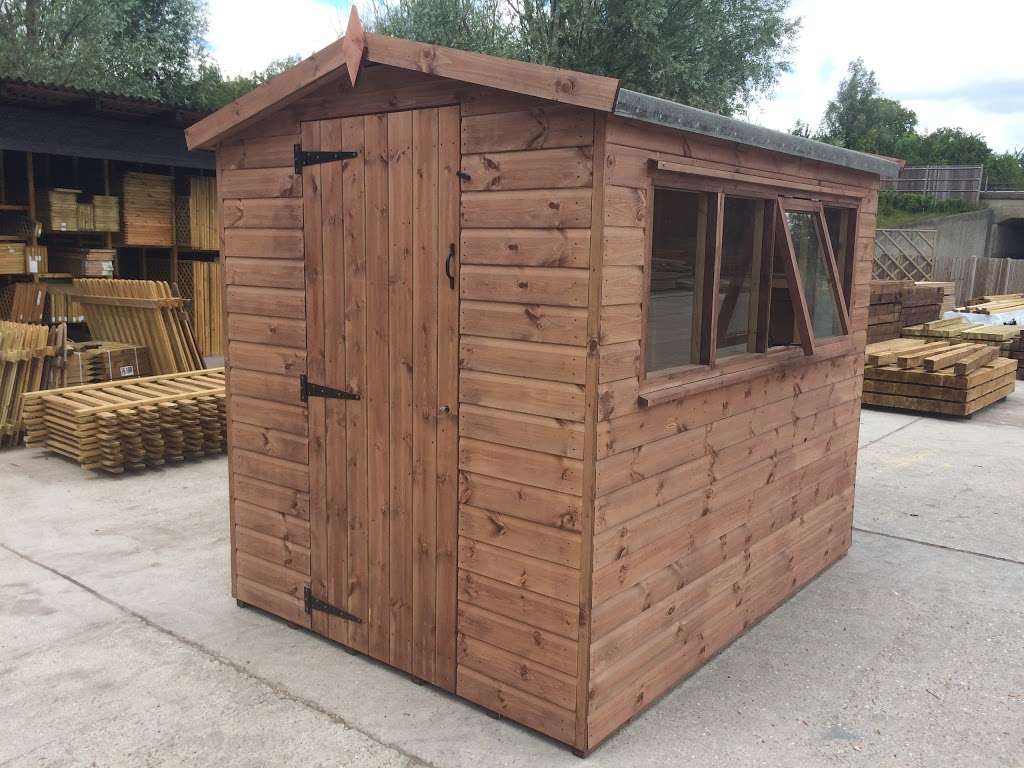 414 Timber & Fencing | Briggens Park, Ware, Stanstead Abbots SG12 8LD, UK | Phone: 01279 793514