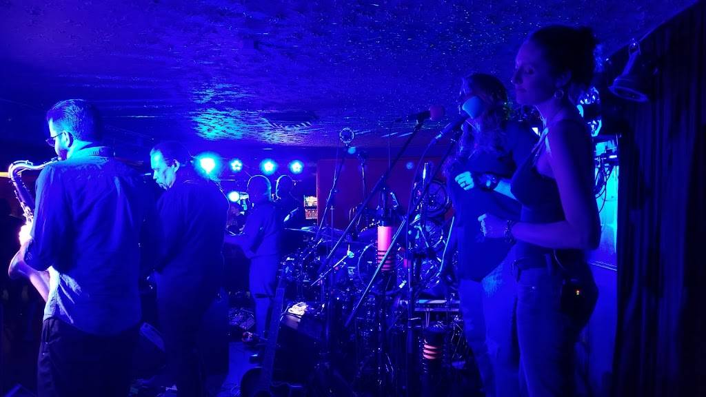 Eastside Bar and Grill | 2530 NE 82nd Ave, Portland, OR 97220, USA | Phone: (503) 234-2337