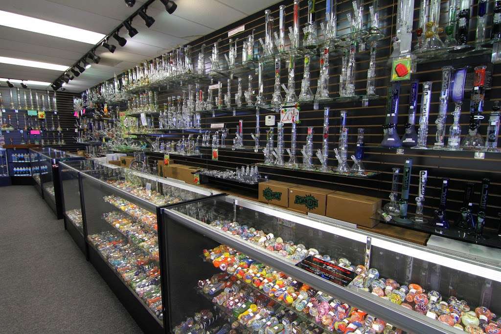 Glass Warehouse Smoke Shop | 27453 Jefferson Ave, Temecula, CA 92590, USA | Phone: (951) 676-2200