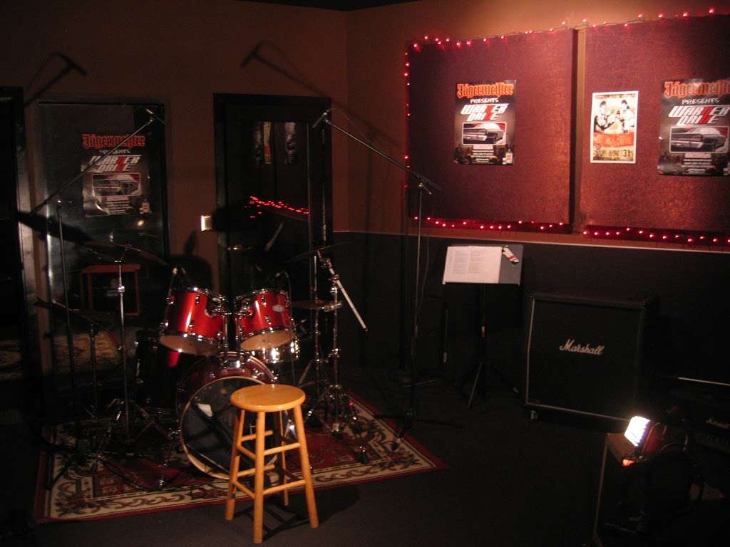 THE HIT JOINT RECORDING PRODUCTION REHEARSAL STUDIOS SILVER LAKE | 2380 Glendale Blvd, Los Angeles, CA 90039, USA | Phone: (323) 666-7625