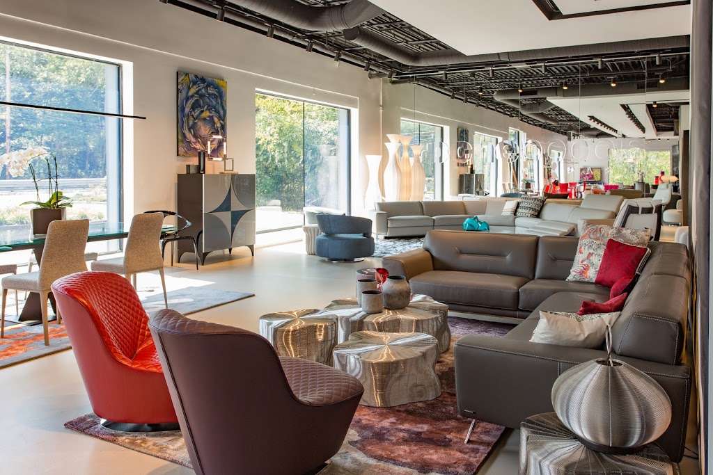 Roche Bobois | 395 Worcester St, Natick, MA 01760, USA | Phone: (508) 650-5844