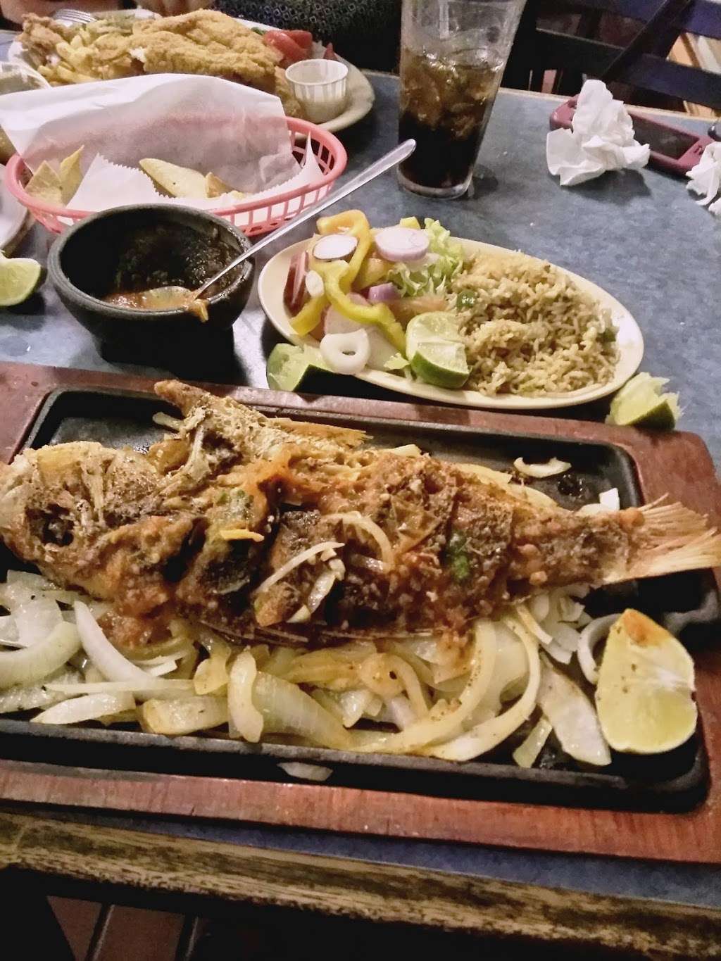 Chilos Seafood Restaurant | 8334 Gulf Fwy, Houston, TX 77017, USA | Phone: (713) 643-3505