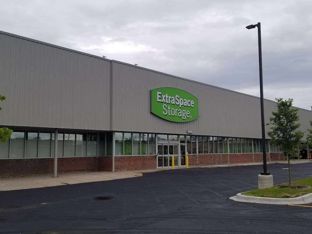 Extra Space Storage | 3940 E 106th St, Chicago, IL 60617, USA | Phone: (773) 273-8624