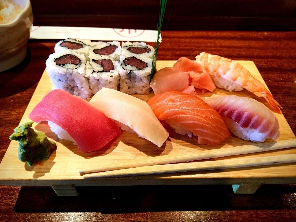 MIKADO HIBACHI&SUSHI | 50 G Riverton Commons Dr #70, Front Royal, VA 22630, USA | Phone: (540) 631-0050