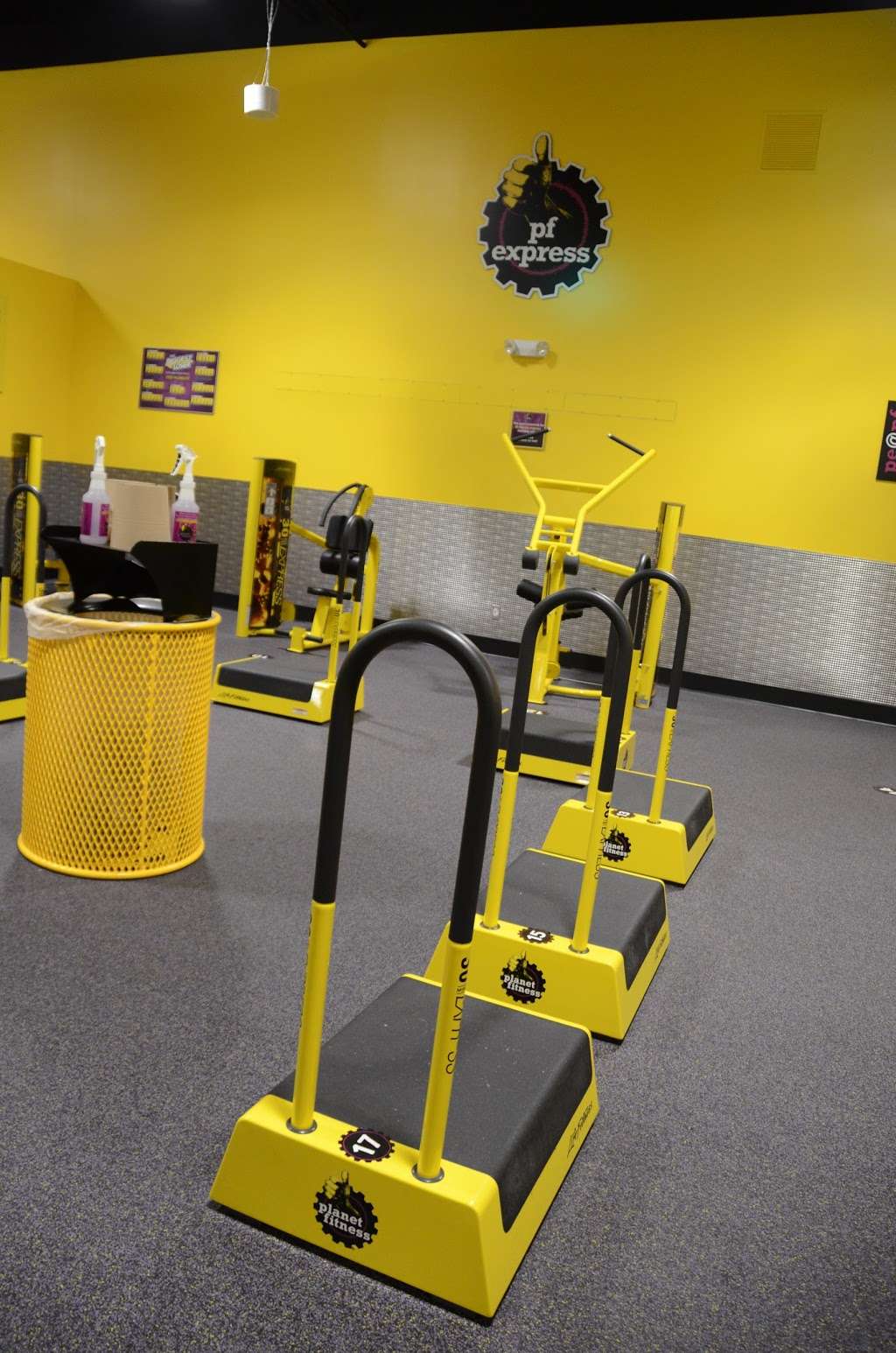 Planet Fitness | 7929 Indianapolis Blvd, Hammond, IN 46324, USA | Phone: (219) 845-0700