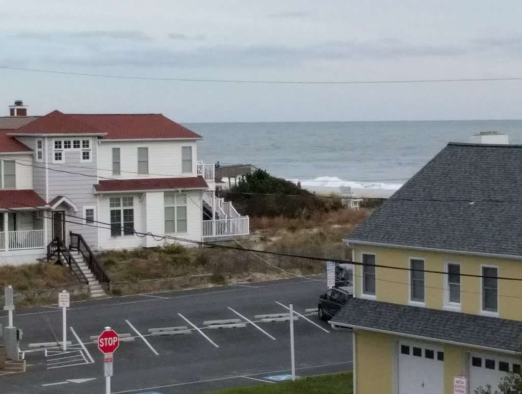 Oakwood St Parking Lot | Oakwood St, Bethany Beach, DE 19930, USA