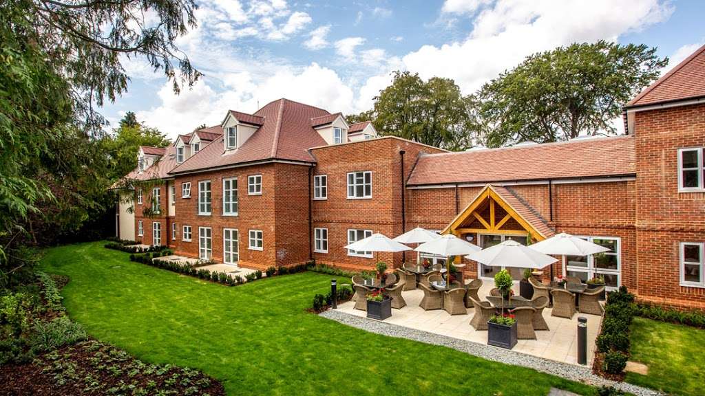 Langton House - Retirement Living - McCarthy & Stone | 126 Westhall Rd, Warlingham CR6 9HF, UK | Phone: 0800 310 0386