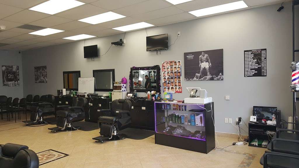 Fresh Cutz Barbershop | 8370, 4802 East Fwy, Baytown, TX 77521 | Phone: (281) 628-7742