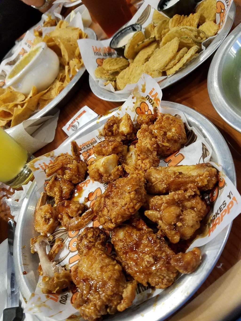 Hooters | 15412 IH 35 N, Selma, TX 78154, USA | Phone: (210) 946-4668