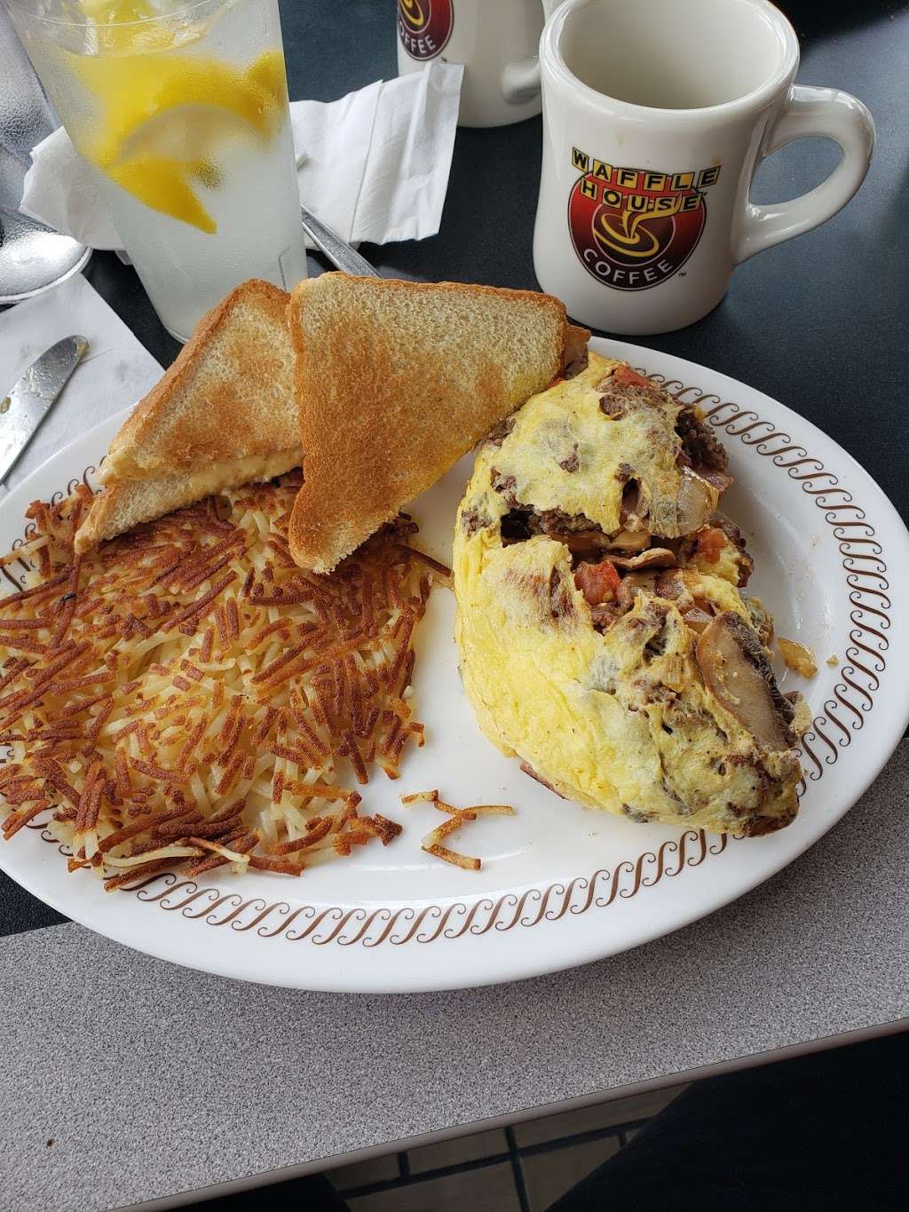 Waffle House | 1100 E W Pioneer Pkwy, Grand Prairie, TX 75051, USA | Phone: (469) 260-7532