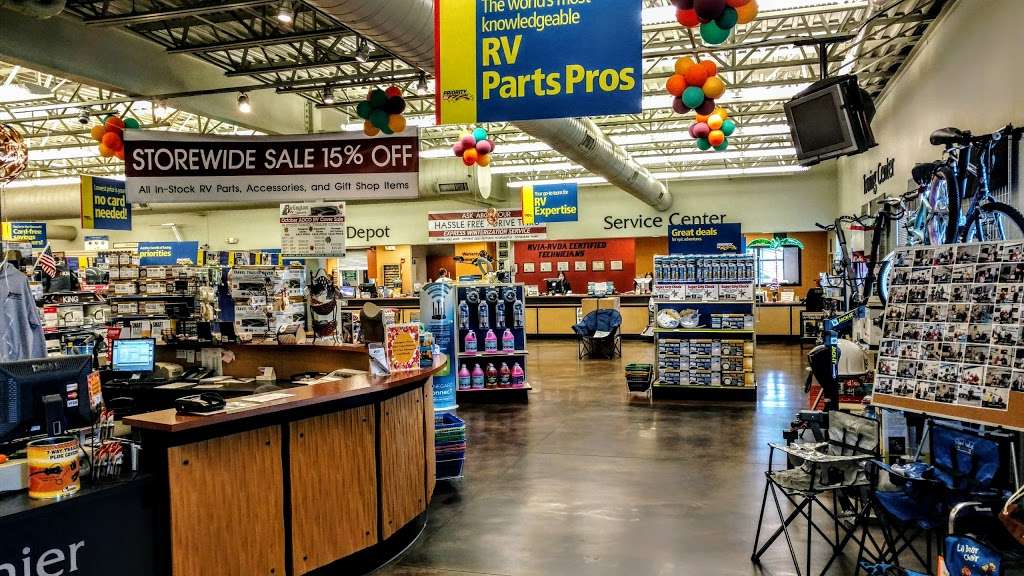 Burlington RV Superstore | 390 S Sylvania Ave, Sturtevant, WI 53177 | Phone: (262) 321-2500