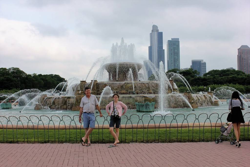 Buckingham Fountain | 301 S Columbus Dr, Chicago, IL 60605, USA | Phone: (312) 742-7529