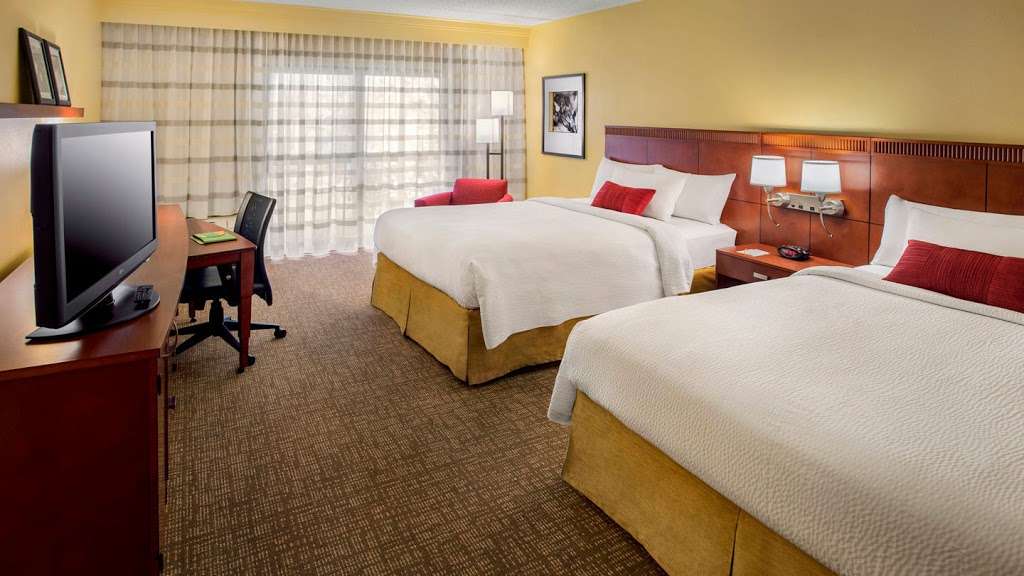 Courtyard by Marriott Tarrytown Westchester County | 475 White Plains Rd, Tarrytown, NY 10591, USA | Phone: (914) 631-1122