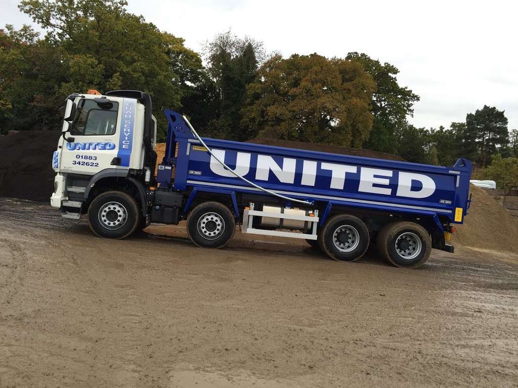 United Grab Hire Ltd | Rivington Farm, Peeks Brook Lane, Horley RH6 9SR, UK | Phone: 01293 773080