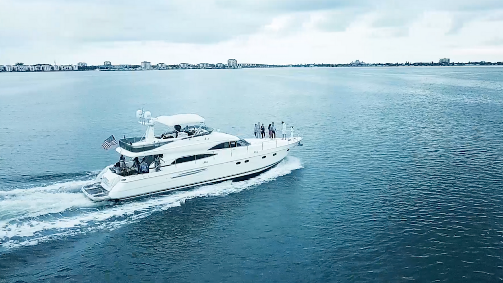 Ultimate YachtLife Charters | 4039 48th Ave S, St. Petersburg, FL 33711, USA | Phone: (877) 766-3817