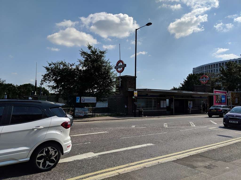 Cockfosters Station Car Park | 347 Cockfosters Rd, Barnet EN4 0DZ, UK | Phone: 0345 050 7080