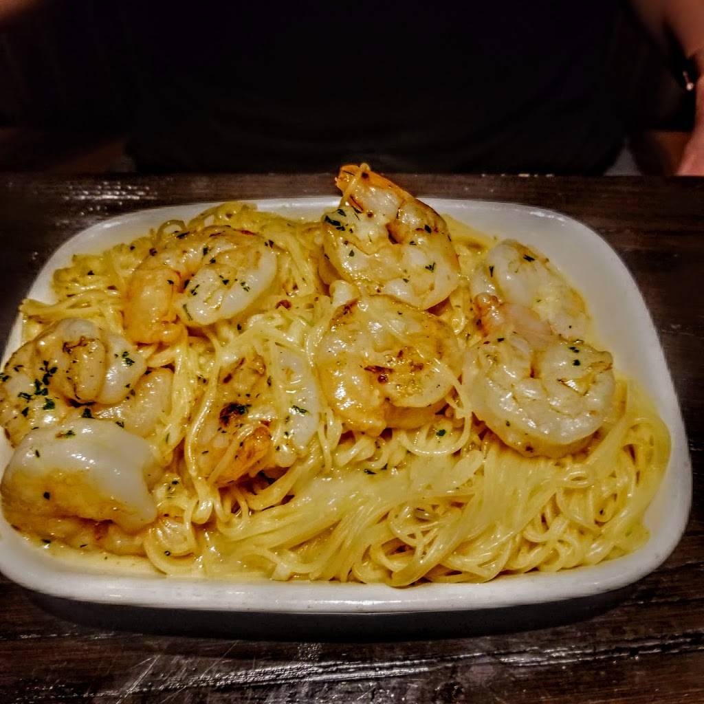 Carrabbas Italian Grill | 5820 Red Bug Lake Rd, Winter Springs, FL 32708, USA | Phone: (407) 696-6600