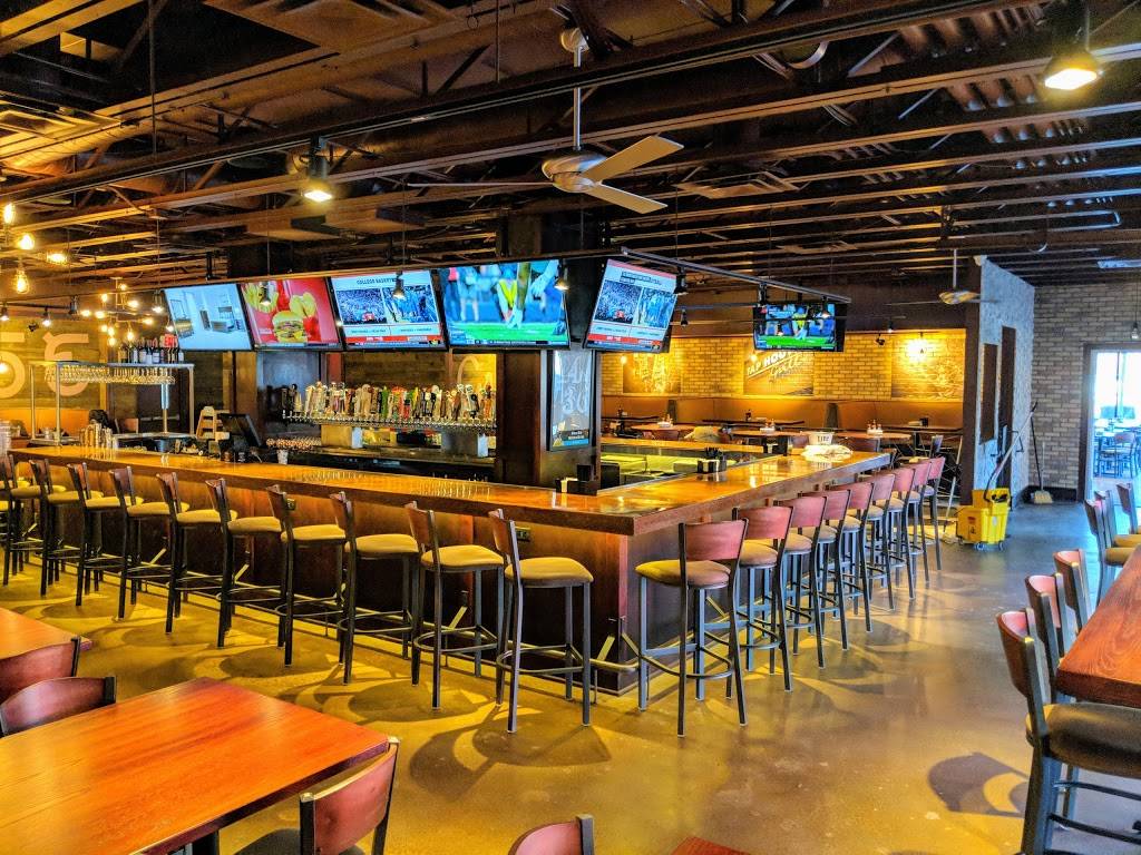 Tap House Grill Wheeling | 1090 S Milwaukee Ave, Wheeling, IL 60090, USA | Phone: (847) 215-1210