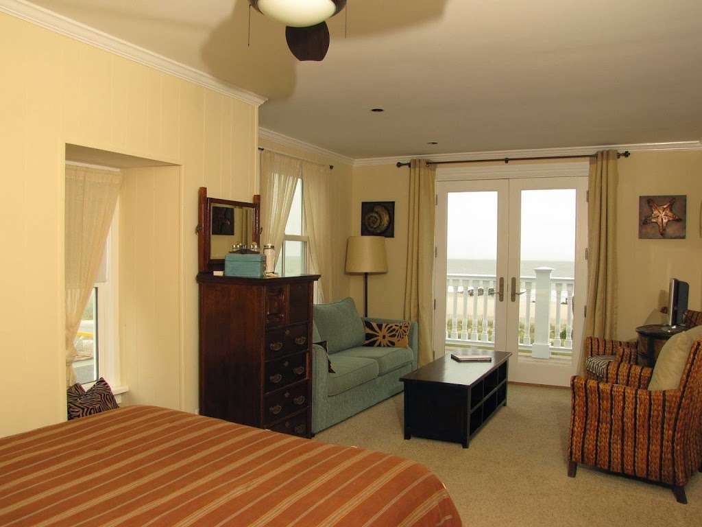 931 Beach Guest House | 931 Beach Ave, Cape May, NJ 08204 | Phone: (609) 884-0275