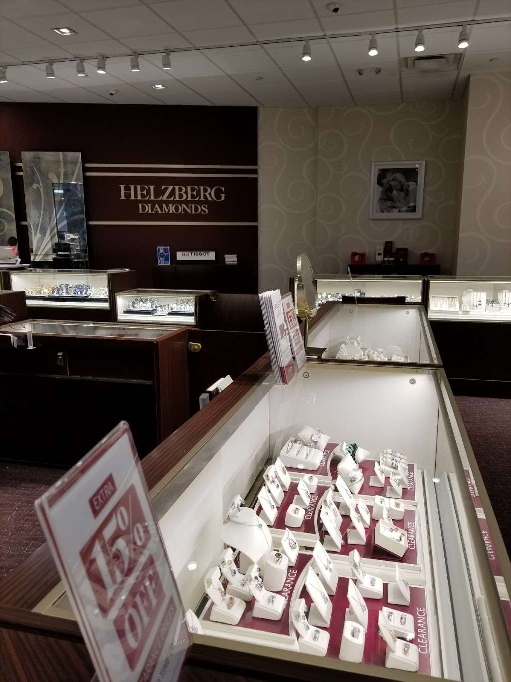 Helzberg Diamonds | 6020 E 82nd St, Indianapolis, IN 46250, USA | Phone: (317) 841-0041