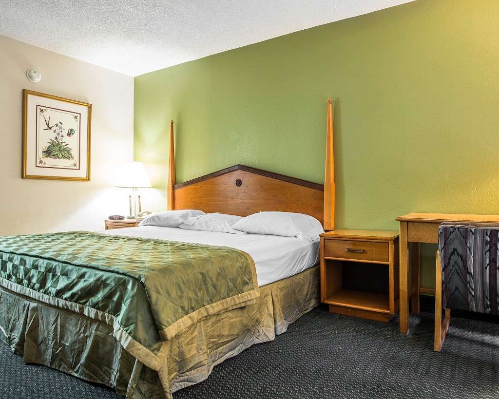 Claremont Inn & Suites | 3054 N Oxford St, Claremont, NC 28610, USA | Phone: (828) 615-7551