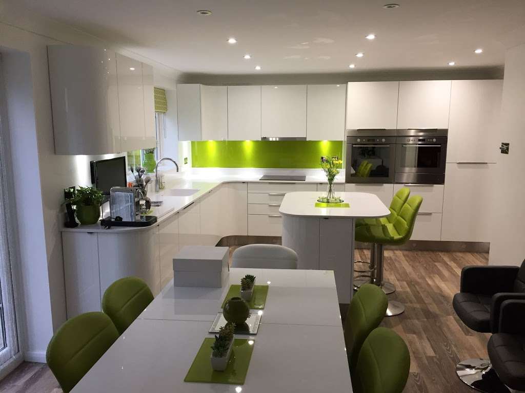 Splashbacks of Distinction | 11, Bromhall Farm, Watton at Stone, Hertford SG14 2RN, UK | Phone: 01920 830084