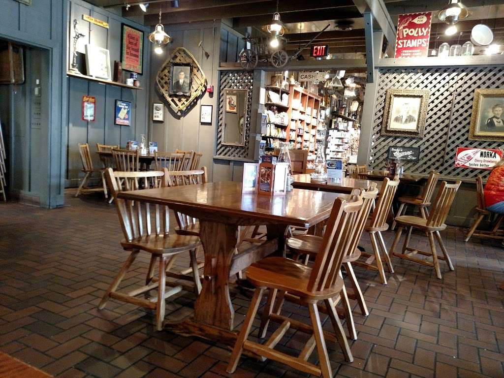 Cracker Barrel Old Country Store | 5706 Northridge Dr, Gurnee, IL 60031, USA | Phone: (847) 244-1512