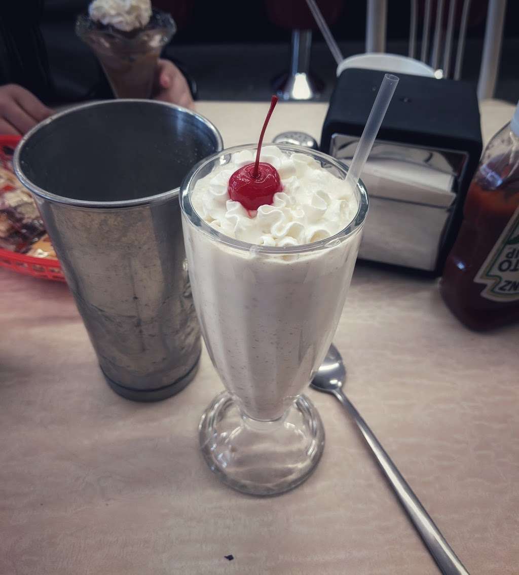 Foxs Drugstore Soda Fountain | 10004 E 63rd St, Raytown, MO 64133, USA | Phone: (816) 353-1602