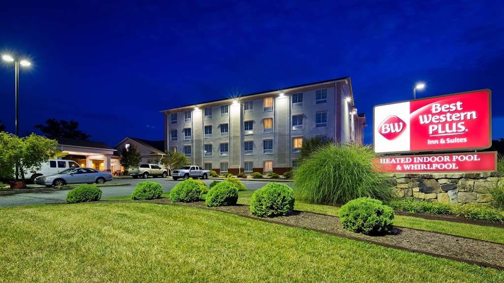 Best Western Plus Crossroads Inn & Suites | 135 Wood Ridge Terrace, Zion Crossroads, VA 22942, USA | Phone: (540) 832-1700