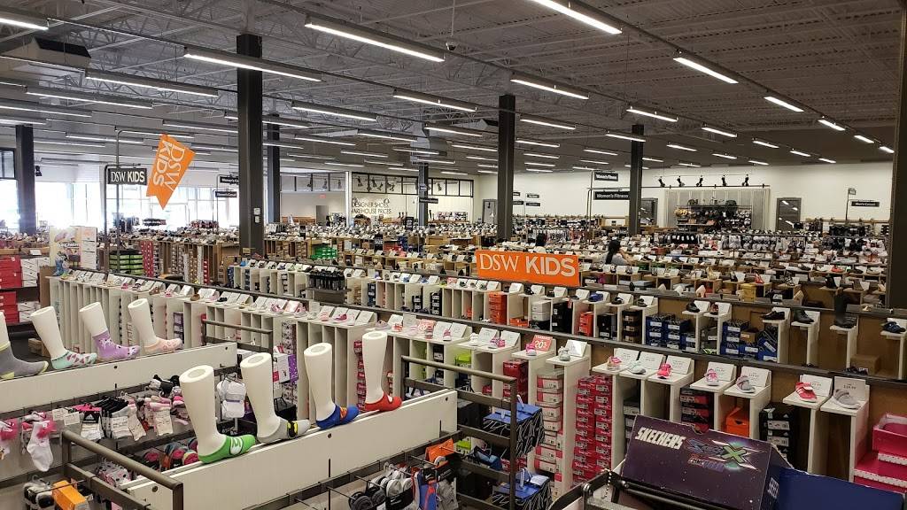 DSW Designer Shoe Warehouse | 852 N E Mall Blvd, Hurst, TX 76053 | Phone: (817) 590-9723