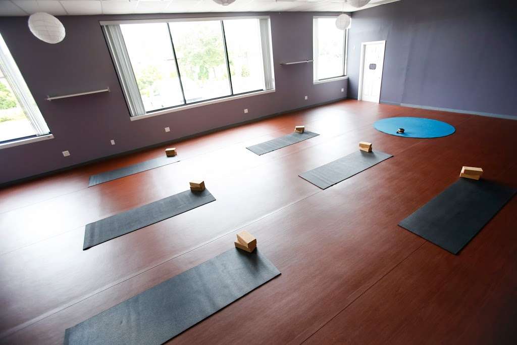 ohmMother Yoga | 1110 N Main St, Algonquin, IL 60102 | Phone: (847) 773-1647