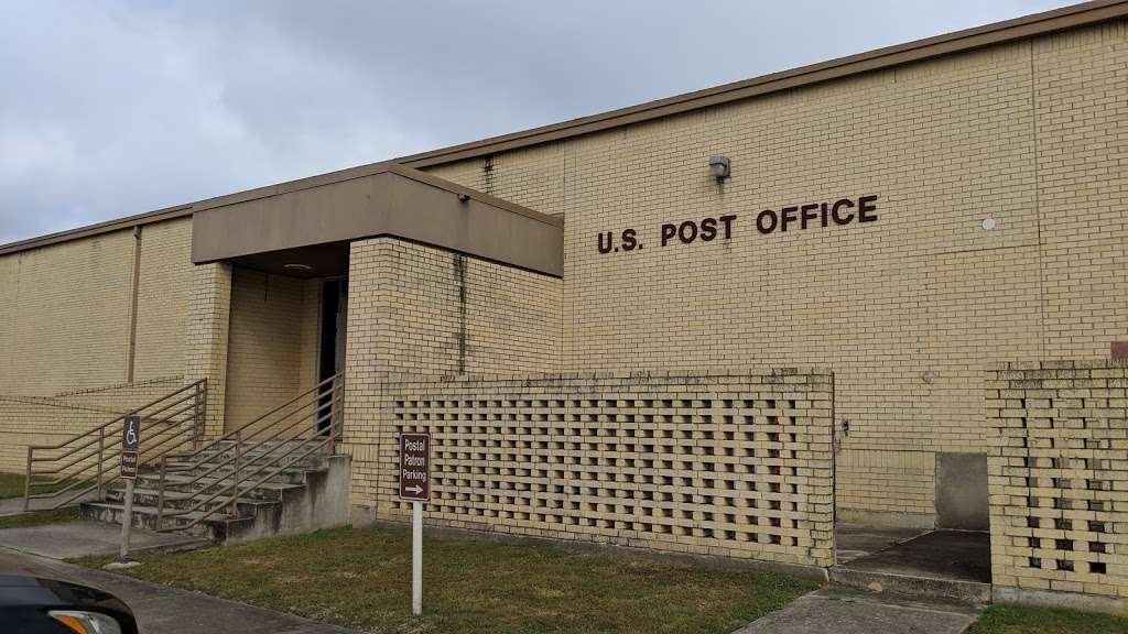 United States Postal Service | 2261 Hughes Ave, Lackland AFB, TX 78236, USA | Phone: (800) 275-8777