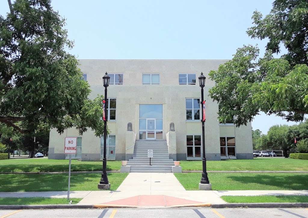 Chambers County Court | 404 Washington Ave, Anahuac, TX 77514 | Phone: (409) 267-2400