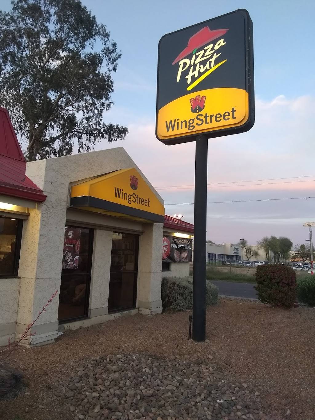 Pizza Hut | 3602 W Camelback Rd, Phoenix, AZ 85019, USA | Phone: (602) 973-3963