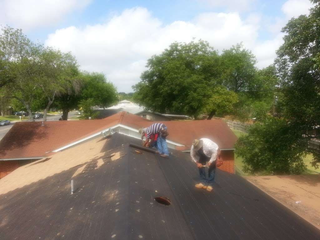 DISCOUNT ROOFING AND REPAIRS | 923 Stonewall St, San Antonio, TX 78211, USA | Phone: (210) 427-2452