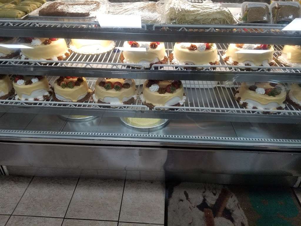 Pao De Mel Bakery | 1321 Liberty Ave, Hillside, NJ 07205 | Phone: (973) 926-2644