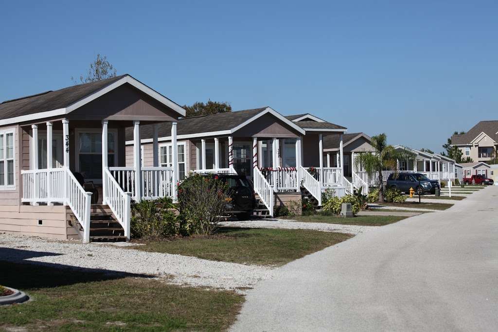 Lake Magic RV Resort | 9600 Hwy 192 West, Clermont, FL 34714, USA | Phone: (863) 420-1300