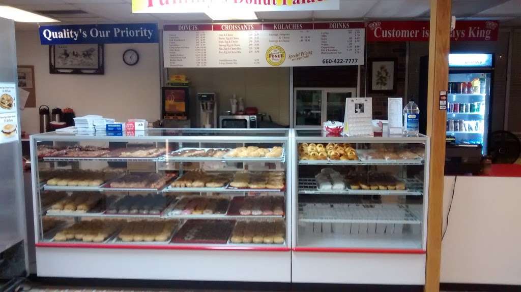 Yummys Donut palace | 709 S Maguire St, Warrensburg, MO 64093, USA | Phone: (660) 422-7777