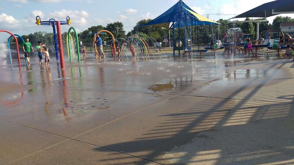 Spray n Play - CLOSED FOR THE SEASON | 951 McHenry Rd, Buffalo Grove, IL 60089, USA | Phone: (847) 793-0570