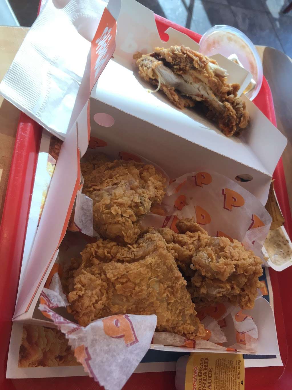 Popeyes Louisiana Kitchen | 804 Bayonne Crossing Way, Bayonne, NJ 07002 | Phone: (201) 339-2505