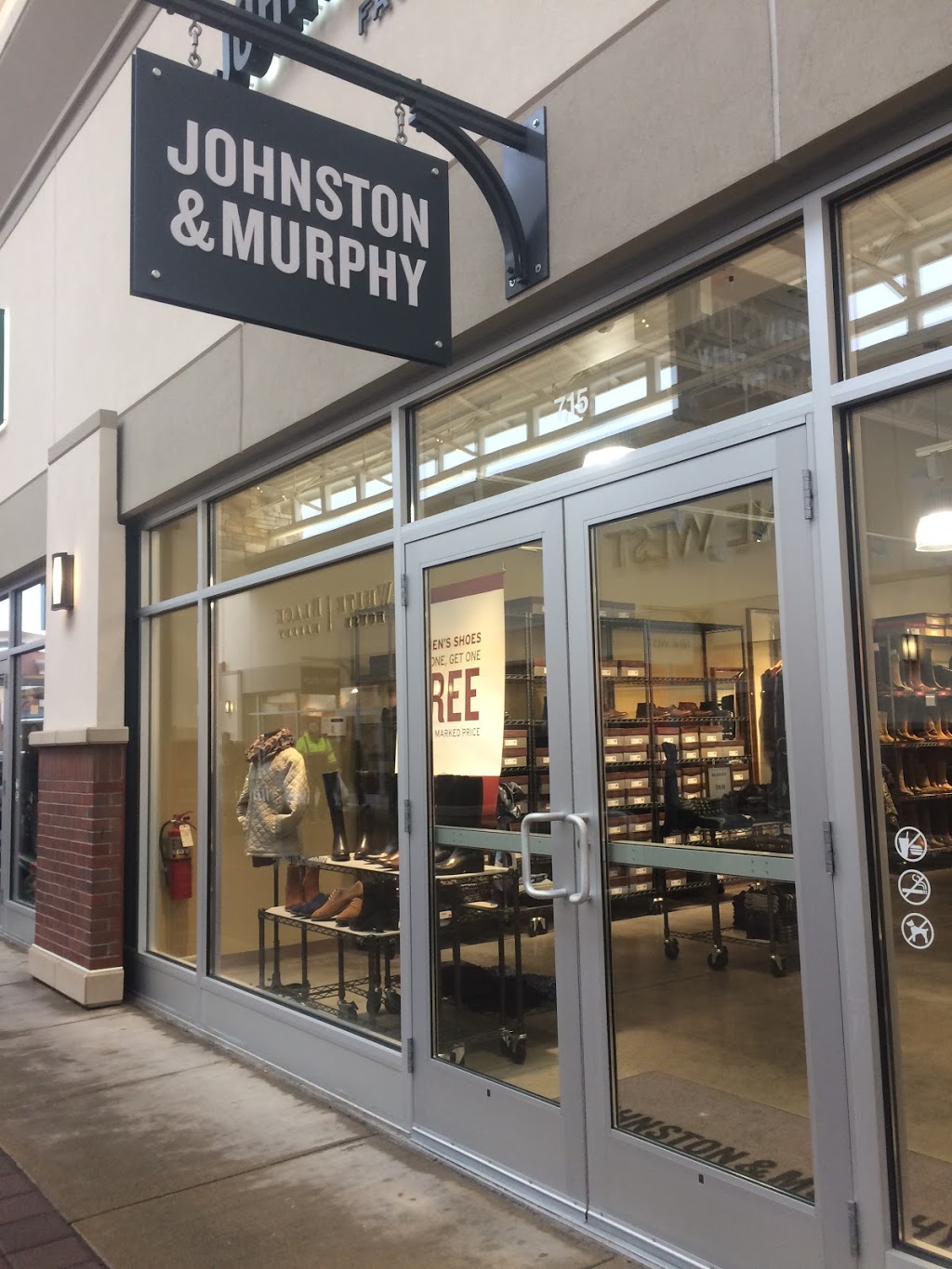 Johnston & Murphy | 3905 Eagan Outlets Pkwy, Eagan, MN 55122, USA | Phone: (651) 365-0375